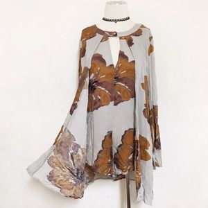 Fun Romper with flowy sleeves